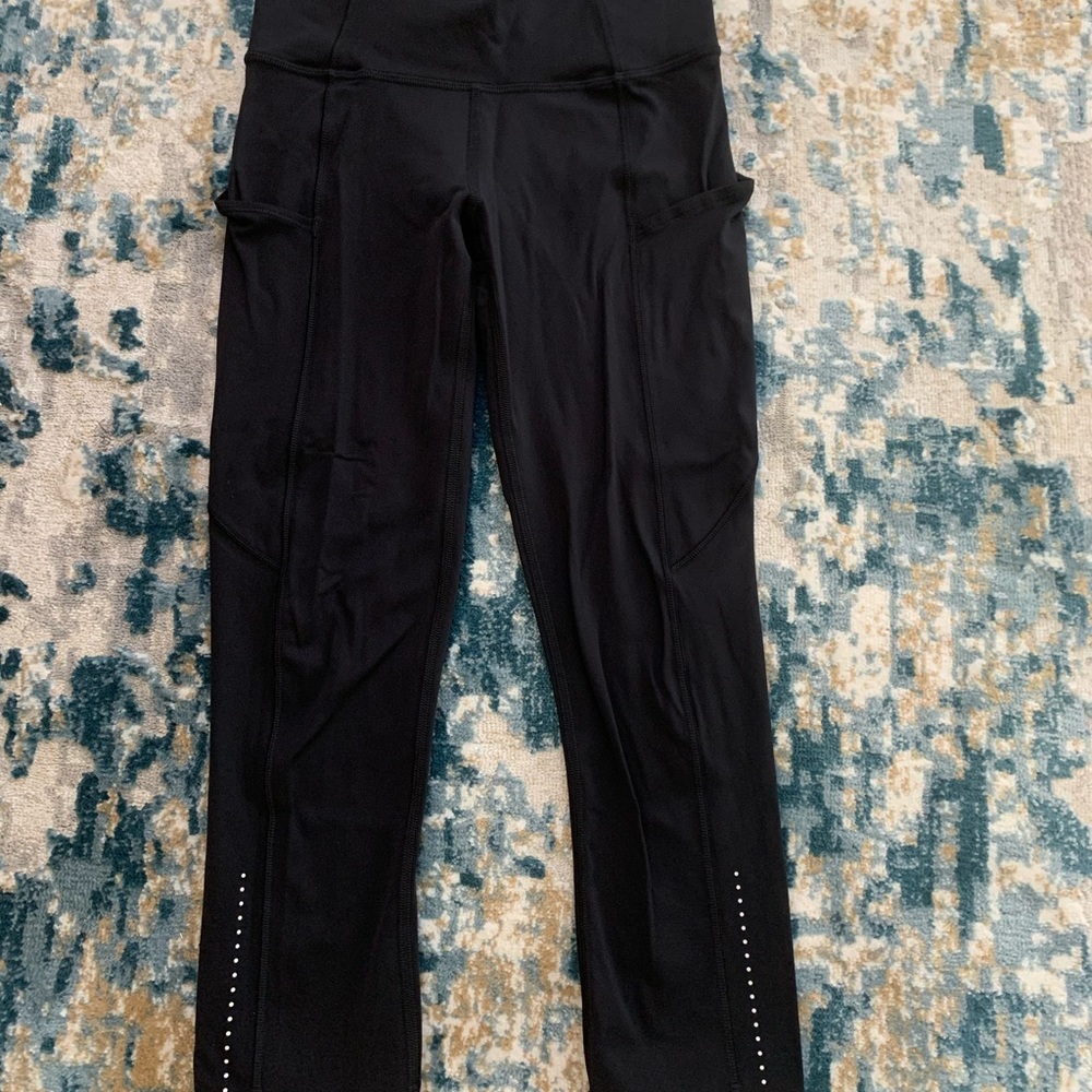 Lululemon Black Crops Fast and Free Running reflective 19” Like New